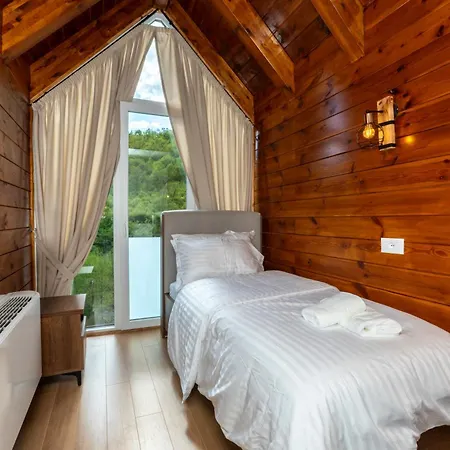 Kayakhotel 4* Nderlysaj
